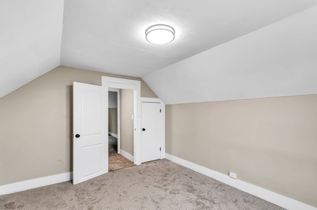 59 Pne St, Holyoke MA 01040-3934 exterior