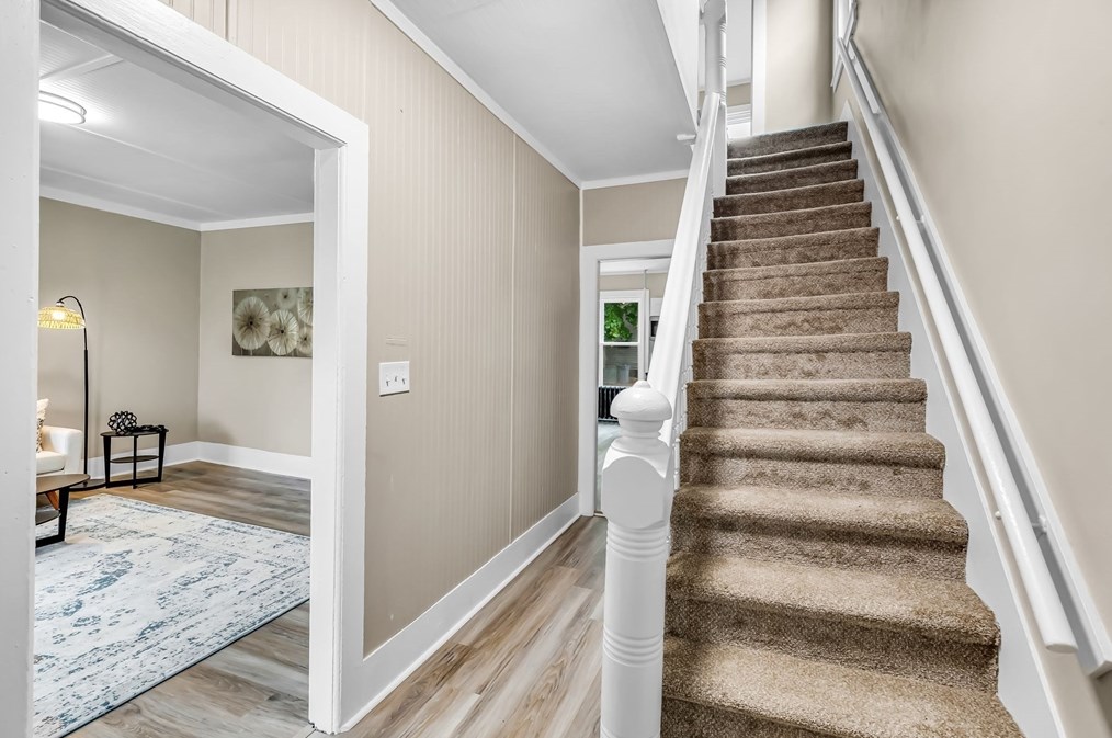 59 Pne St, Holyoke MA 01040-3934 exterior