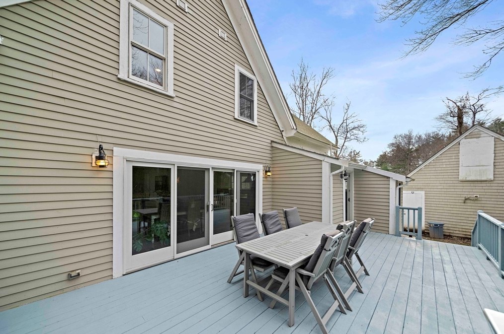 62 Cornet Stetson Rd, Scituate MA 02066-4452 exterior