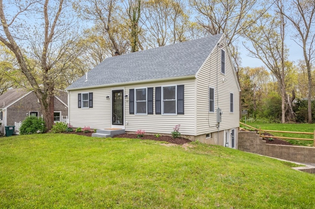 12 Tyler Dr, Sandwich MA  02563-1848 exterior
