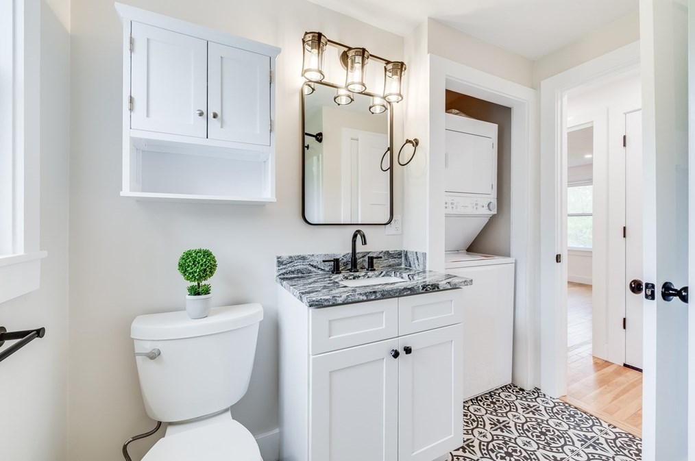 12 Tyler Dr, Sandwich MA  02563-1848 exterior