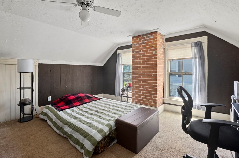 314 Springfield St, Chicopee MA 01013-2834 exterior