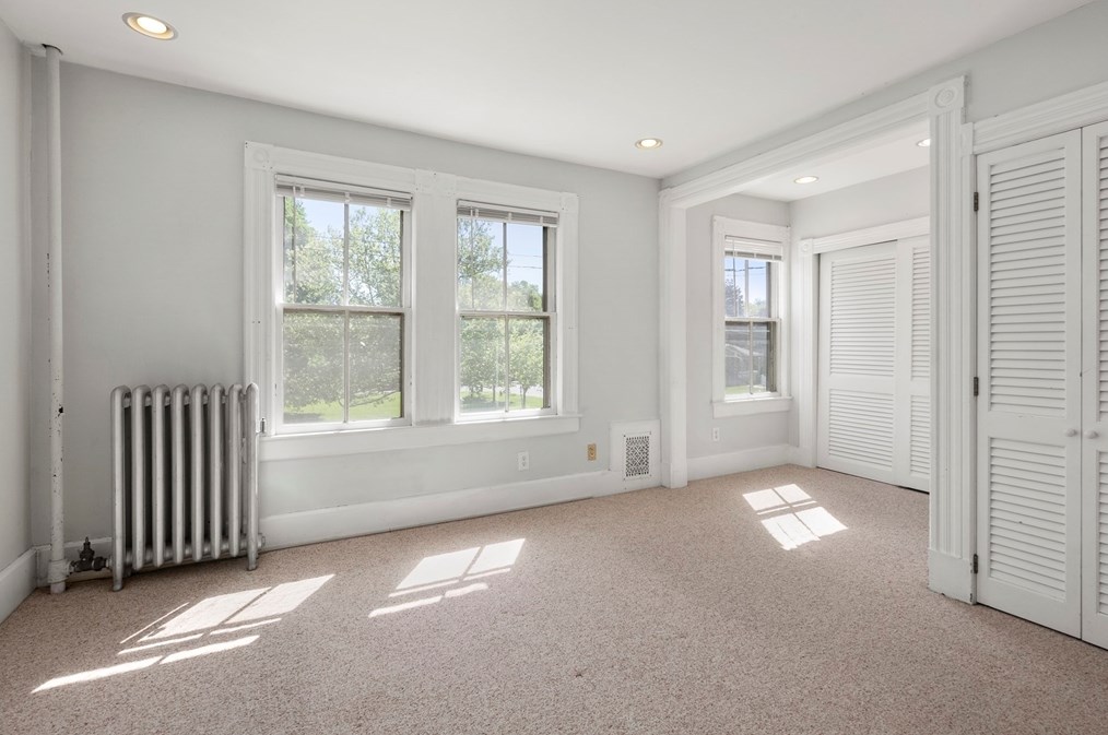 314 Springfield St, Chicopee MA 01013-2834 exterior