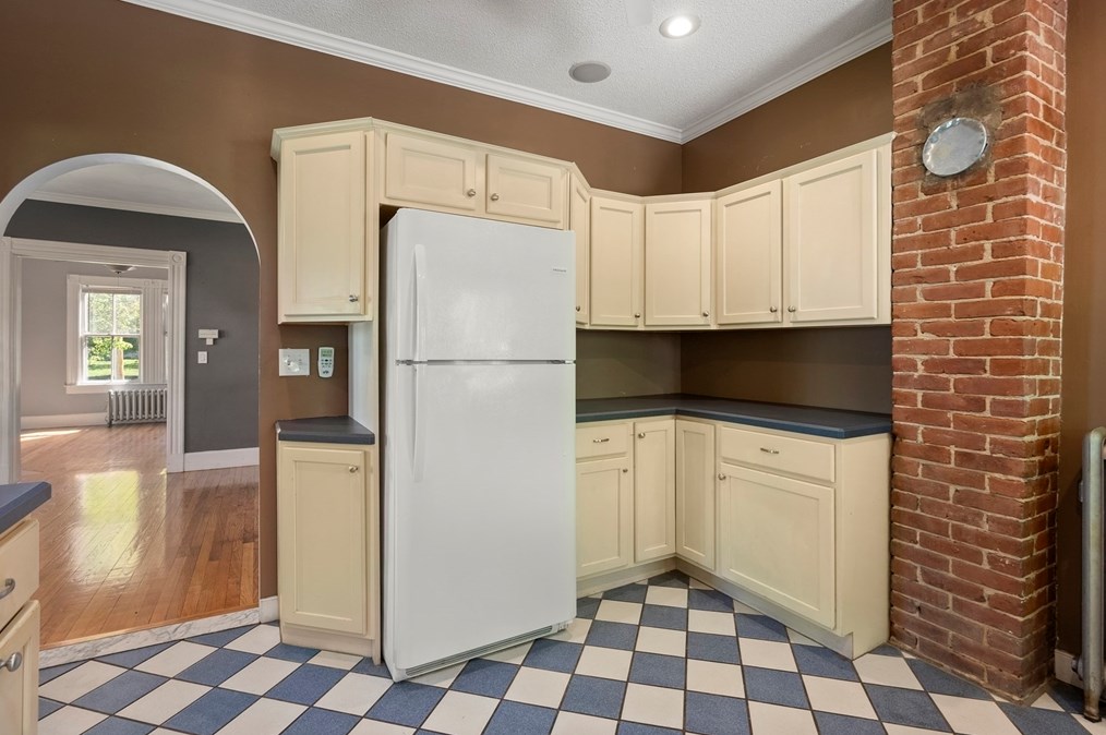 314 Springfield St, Chicopee MA 01013-2834 exterior