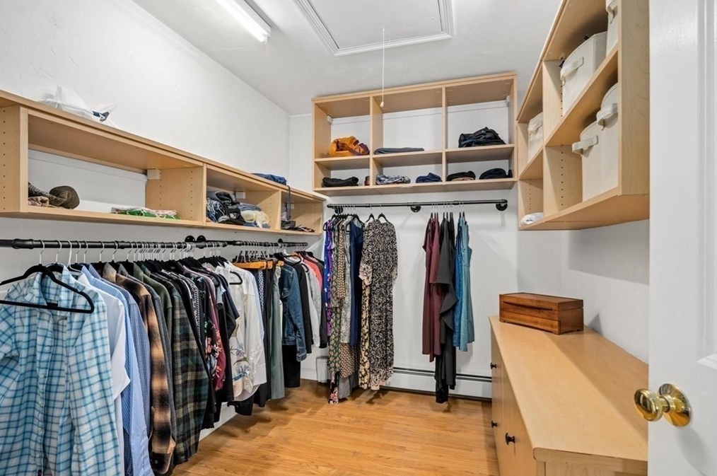 132 Pleasant St, Northborough MA 01532-1736 exterior