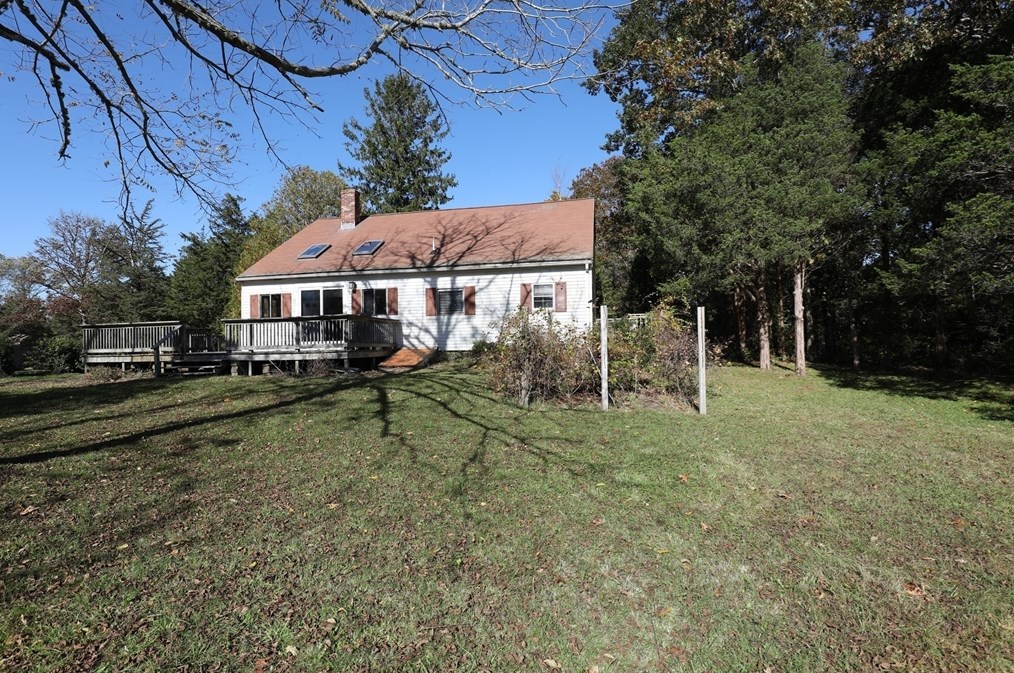 827 Shr Rd, Bourne MA 02559-1703 exterior