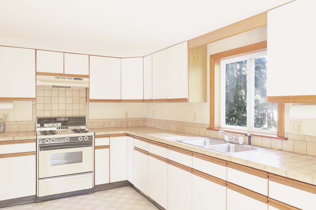 827 Shr Rd, Bourne MA 02559-1703 exterior