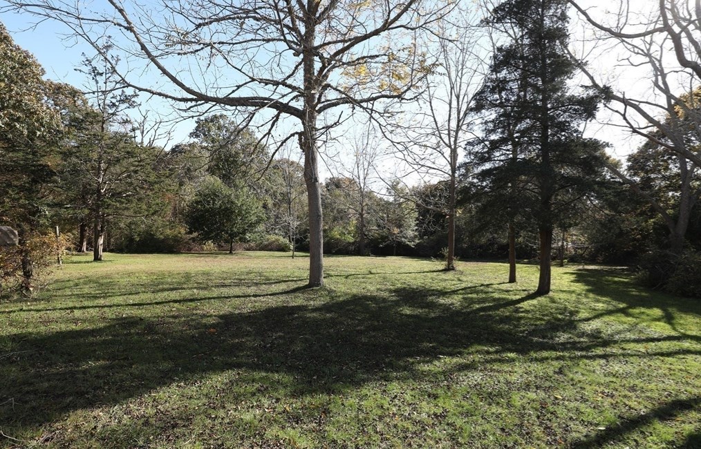 827 Shr Rd, Bourne MA 02559-1703 exterior