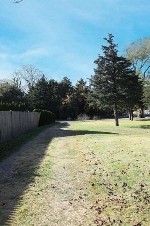 827 Shr Rd, Bourne MA 02559-1703 exterior