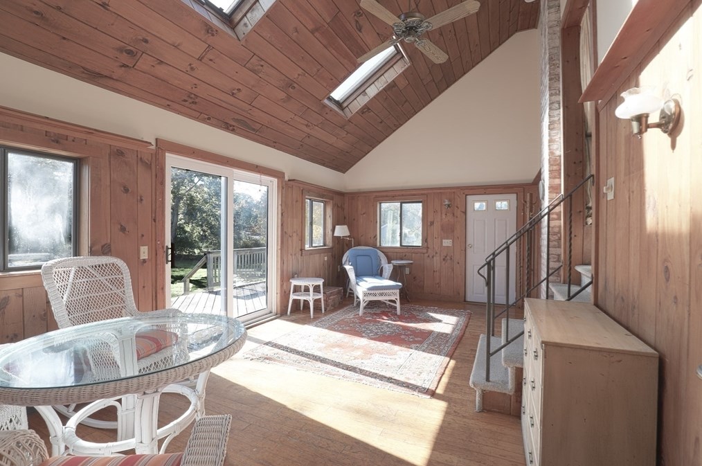 827 Shr Rd, Bourne MA 02559-1703 exterior