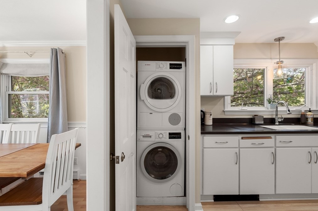 45 Evans Rd, Marblehead MA 01945-2447 exterior