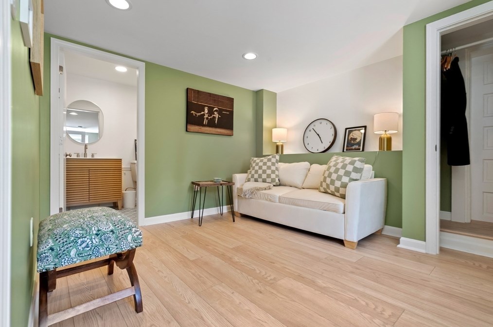 45 Evans Rd, Marblehead MA 01945-2447 exterior