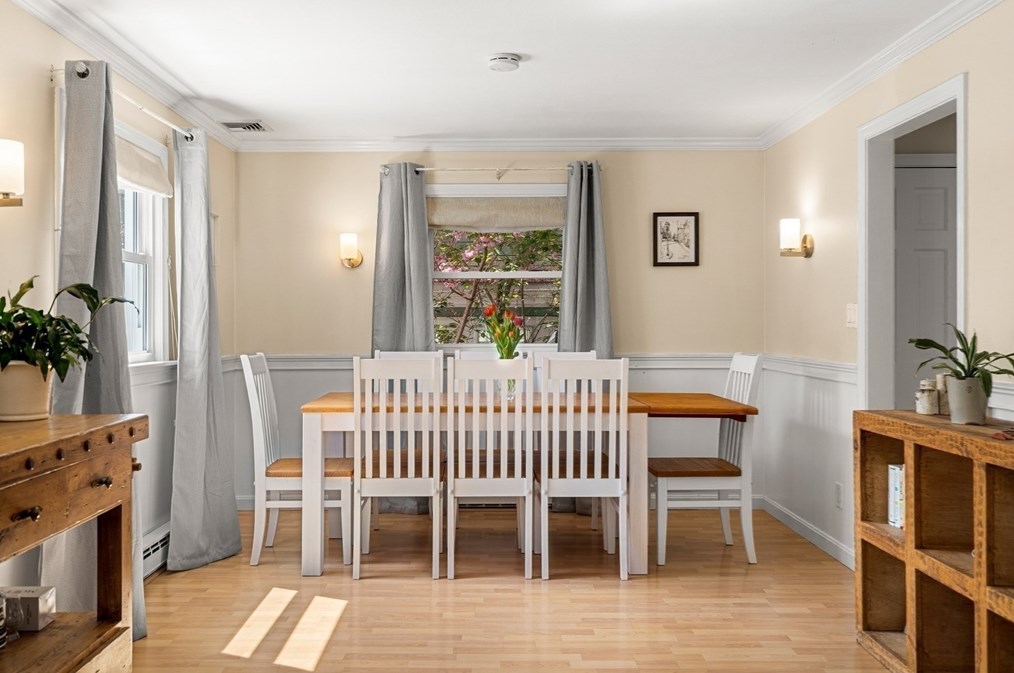 45 Evans Rd, Marblehead MA 01945-2447 exterior