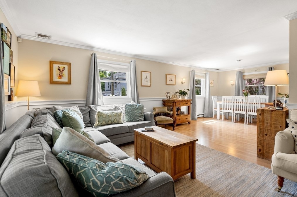 45 Evans Rd, Marblehead MA 01945-2447 exterior