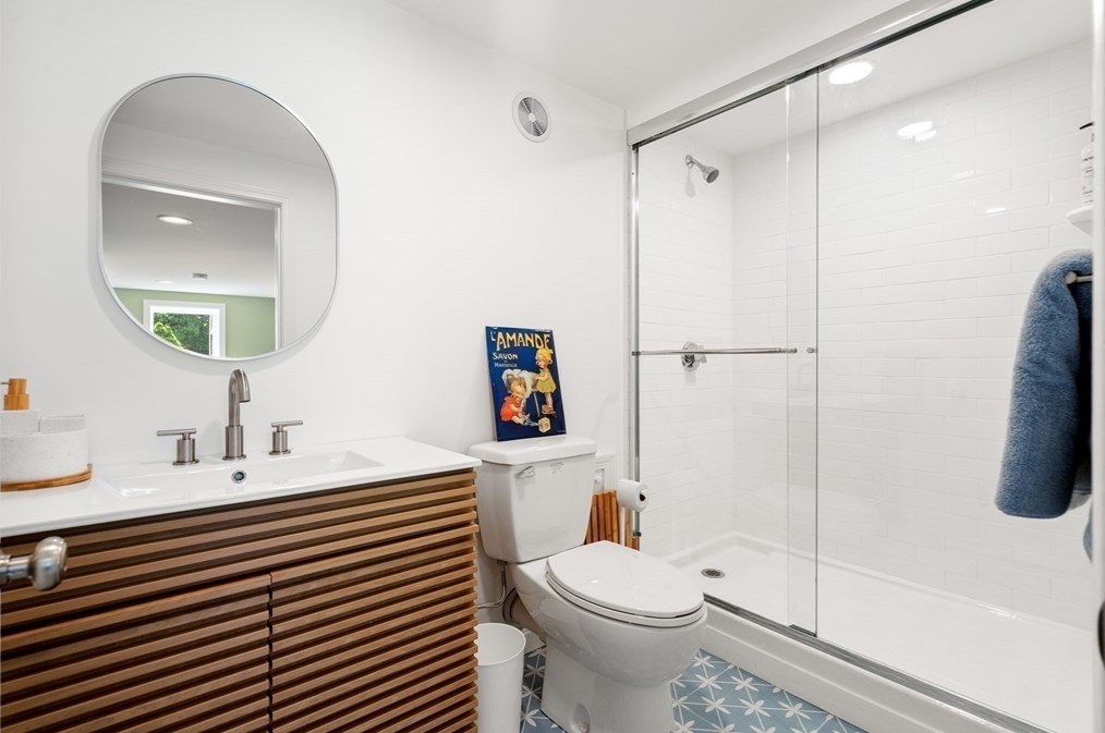 45 Evans Rd, Marblehead MA 01945-2447 exterior