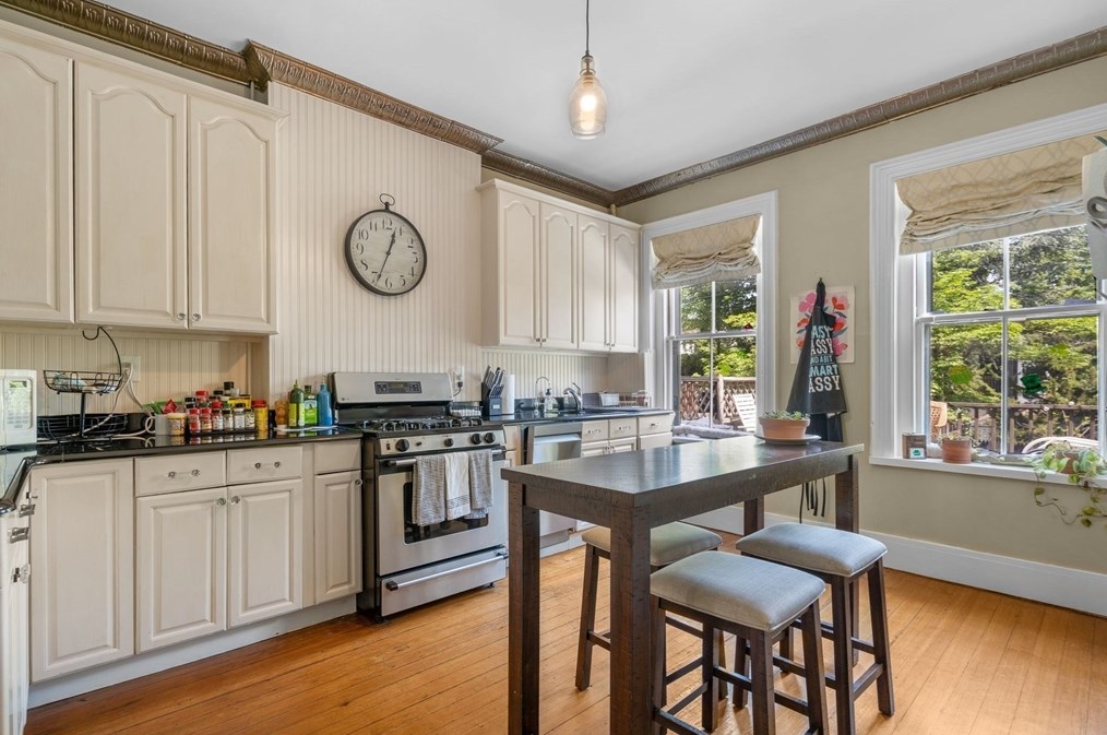 354 K St, Boston MA  02127-4240 exterior