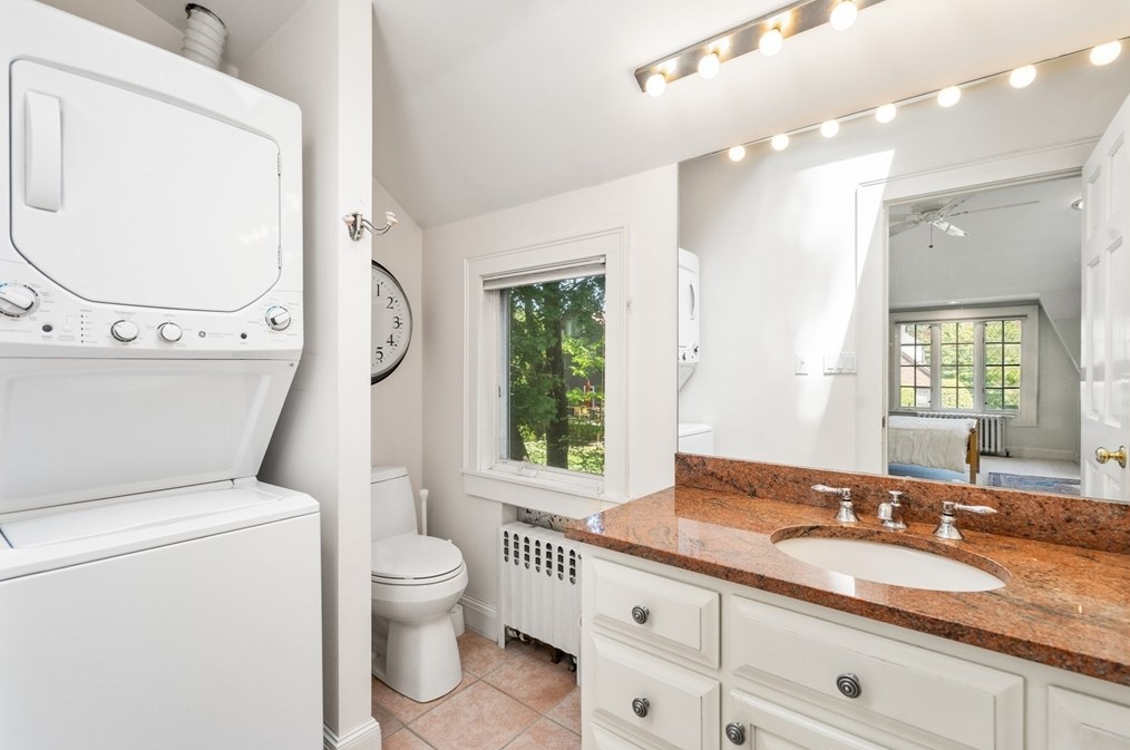 17 Charlotte Rd, Newton MA 02459-1707 exterior