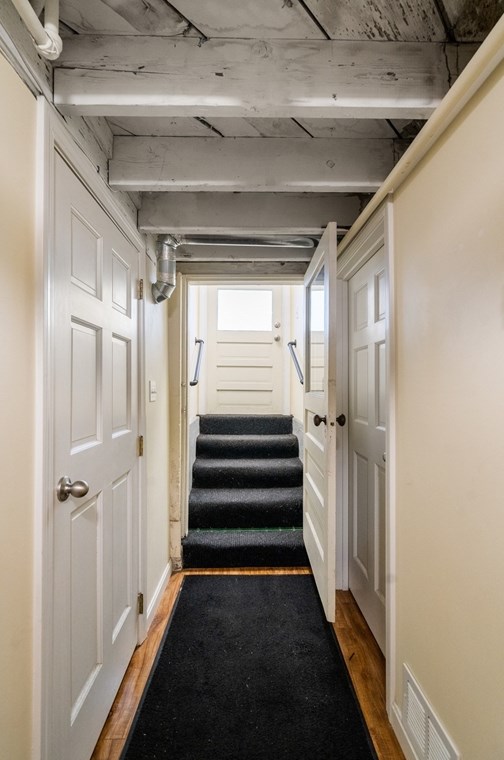 17 Charlotte Rd, Newton MA 02459-1707 exterior