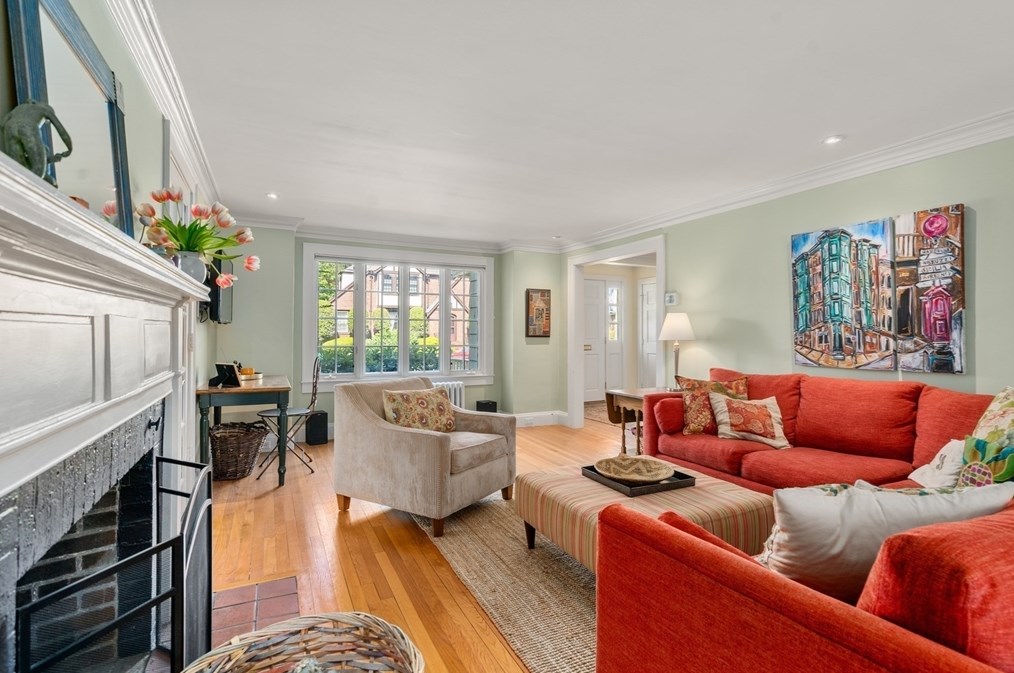 17 Charlotte Rd, Newton MA 02459-1707 exterior