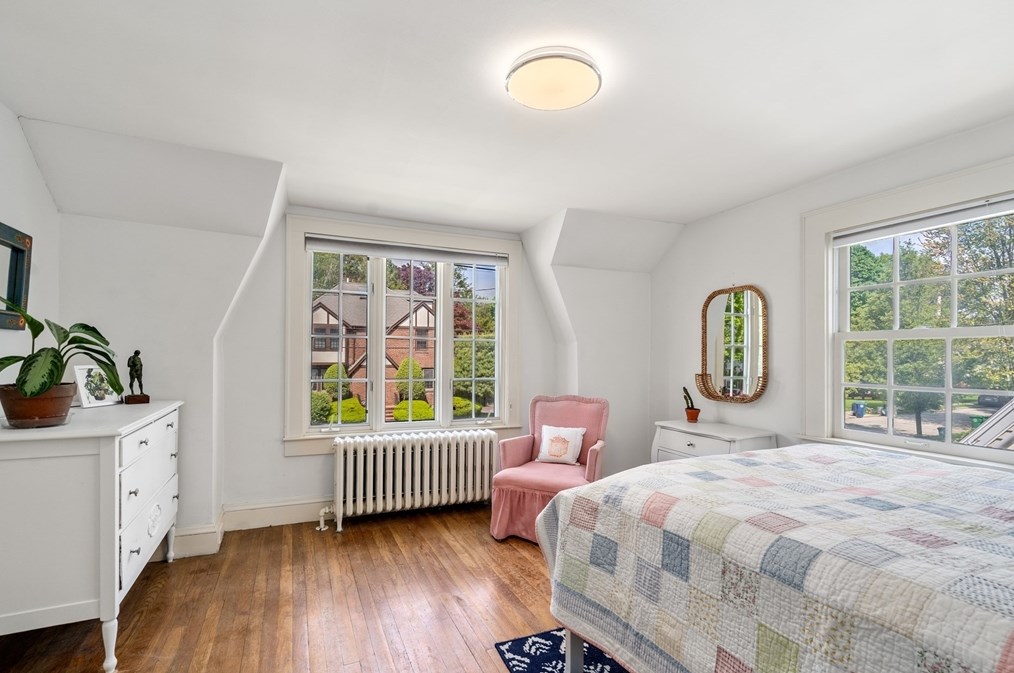 17 Charlotte Rd, Newton MA 02459-1707 exterior