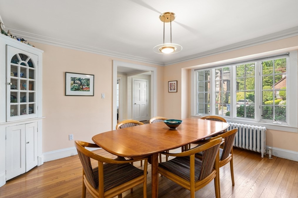 17 Charlotte Rd, Newton MA 02459-1707 exterior