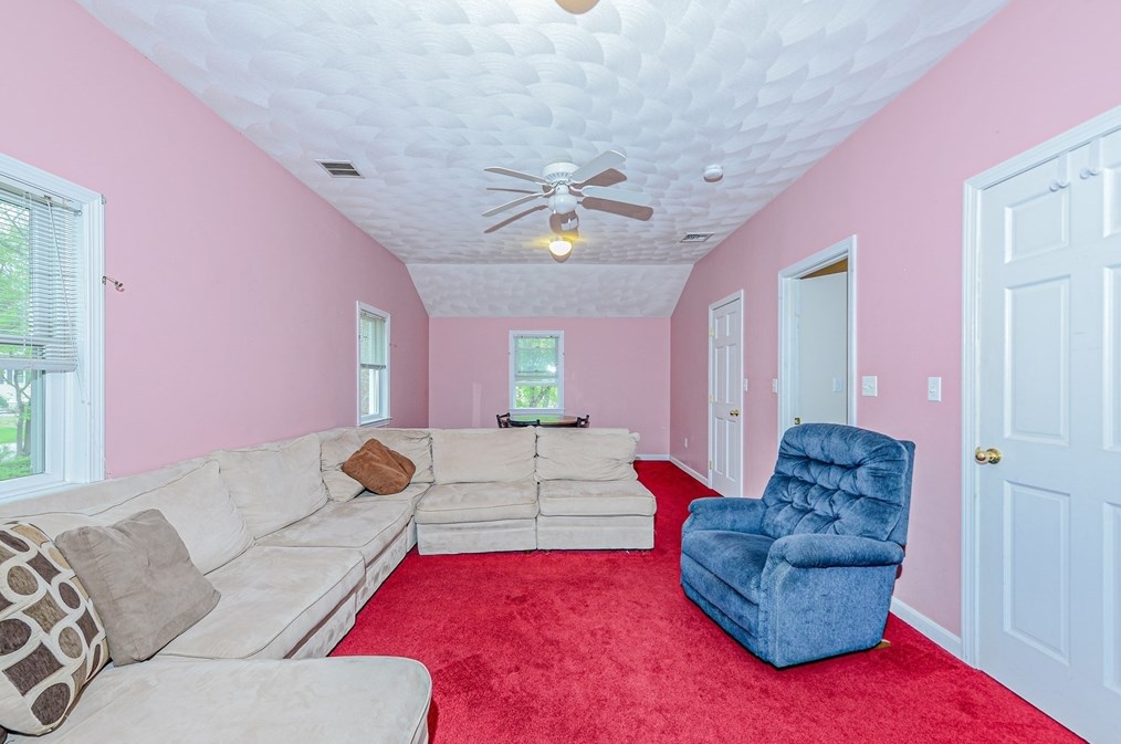 9 Rahway Rd, Burlington MA 01803-2040 exterior