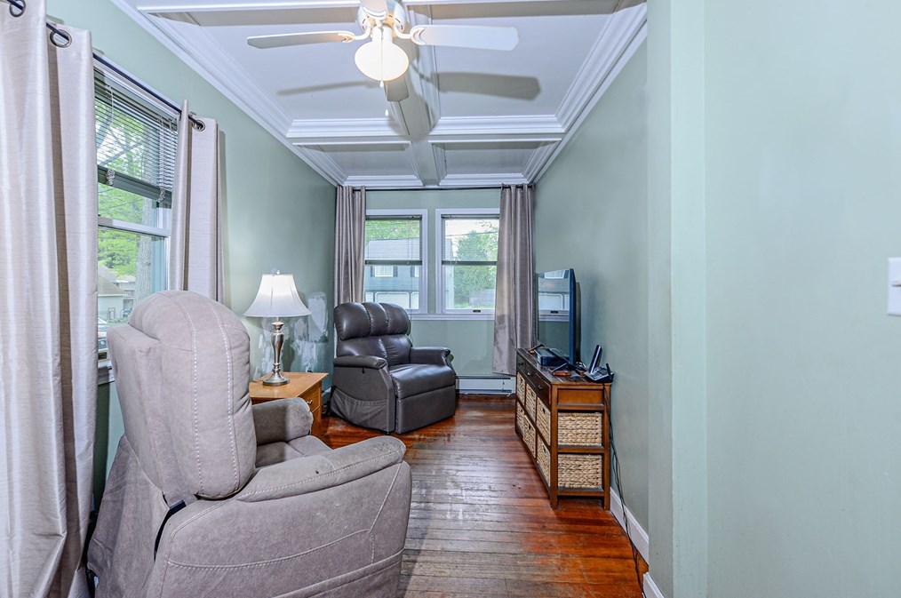 9 Rahway Rd, Burlington MA 01803-2040 exterior