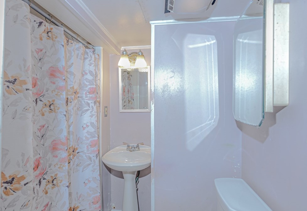 9 Rahway Rd, Burlington MA 01803-2040 exterior