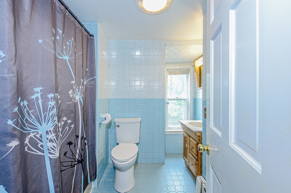 9 Rahway Rd, Burlington MA 01803-2040 exterior