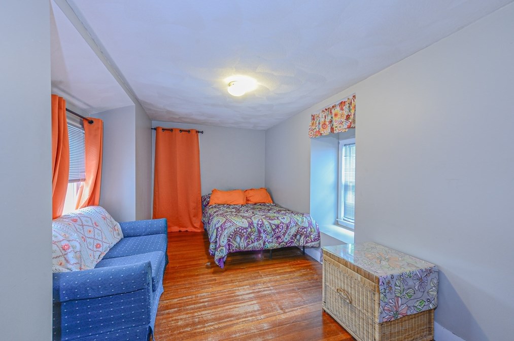 9 Rahway Rd, Burlington MA 01803-2040 exterior