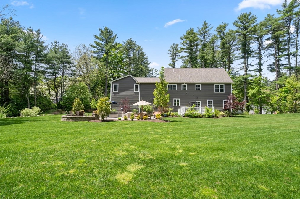 24 Cleveland St, Norfolk MA  02056-1003 exterior