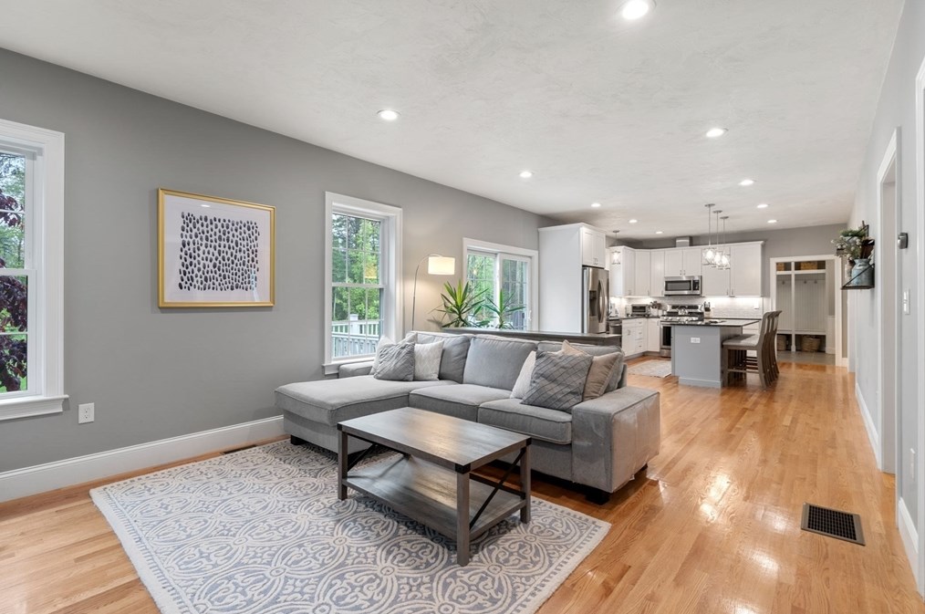 24 Cleveland St, Norfolk MA  02056-1003 exterior