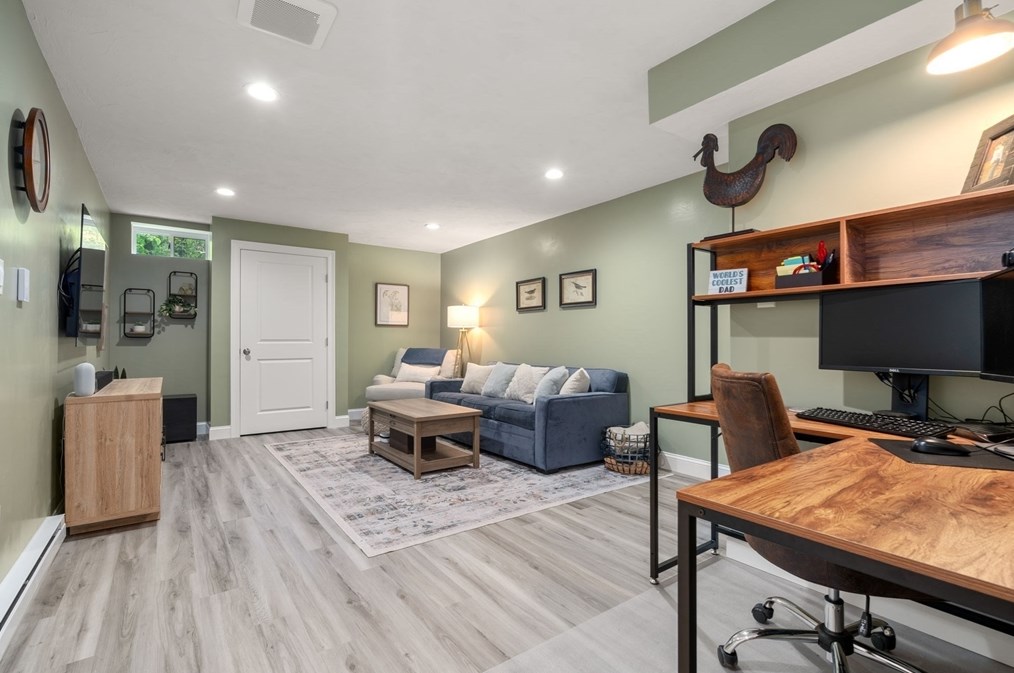 24 Cleveland St, Norfolk MA  02056-1003 exterior