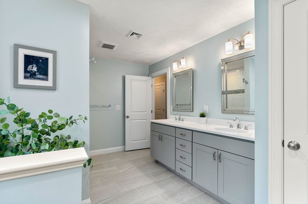 24 Cleveland St, Norfolk MA  02056-1003 exterior