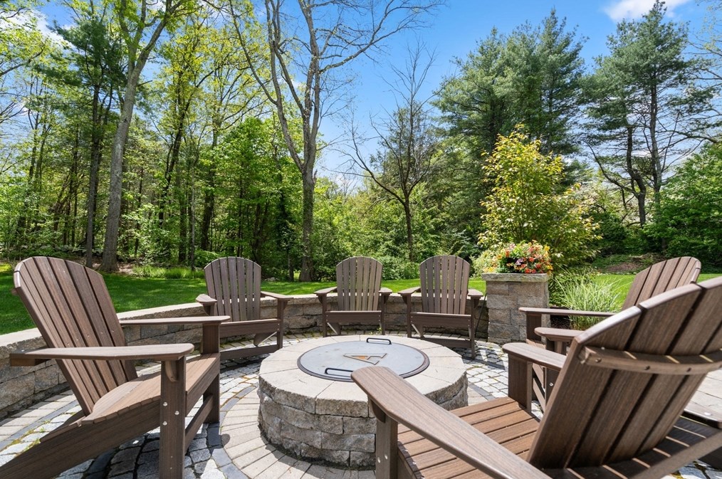 24 Cleveland St, Norfolk MA  02056-1003 exterior