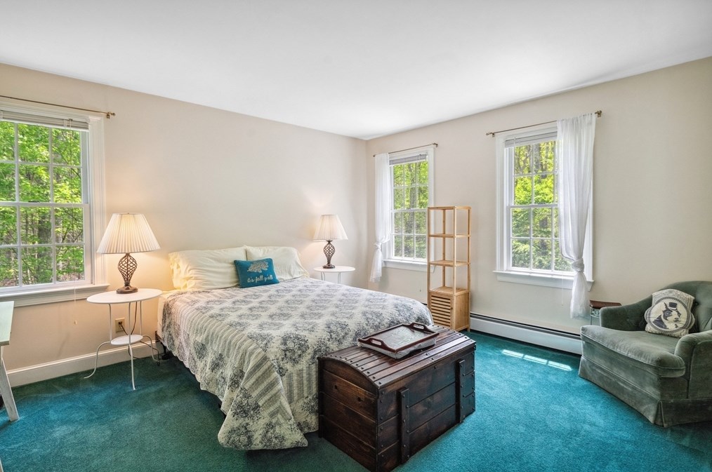 40 Robincrest Ct, Seekonk MA 02771-1322 exterior