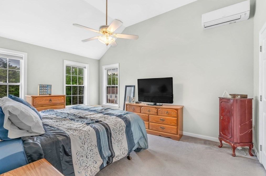 39 Saddlebred Dr, Leominster MA  01453-3494 exterior