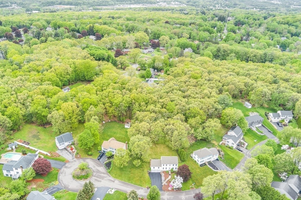 39 Saddlebred Dr, Leominster MA  01453-3494 exterior