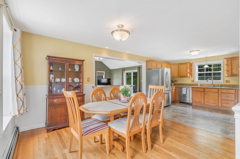 39 Saddlebred Dr, Leominster MA  01453-3494 exterior