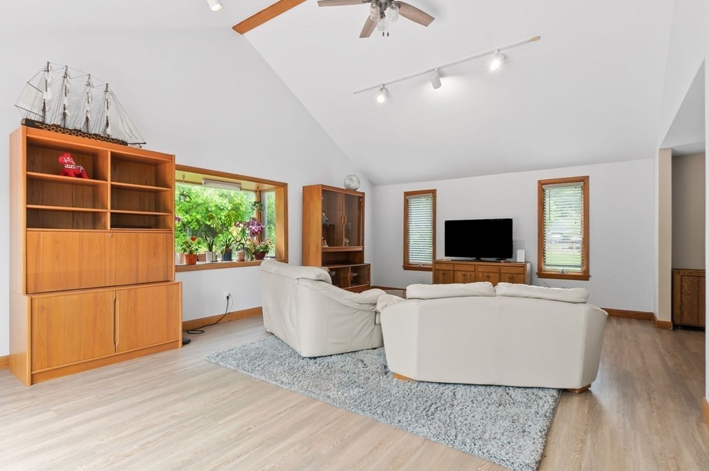 133 Lk St, Peabody MA 01960-3604 exterior