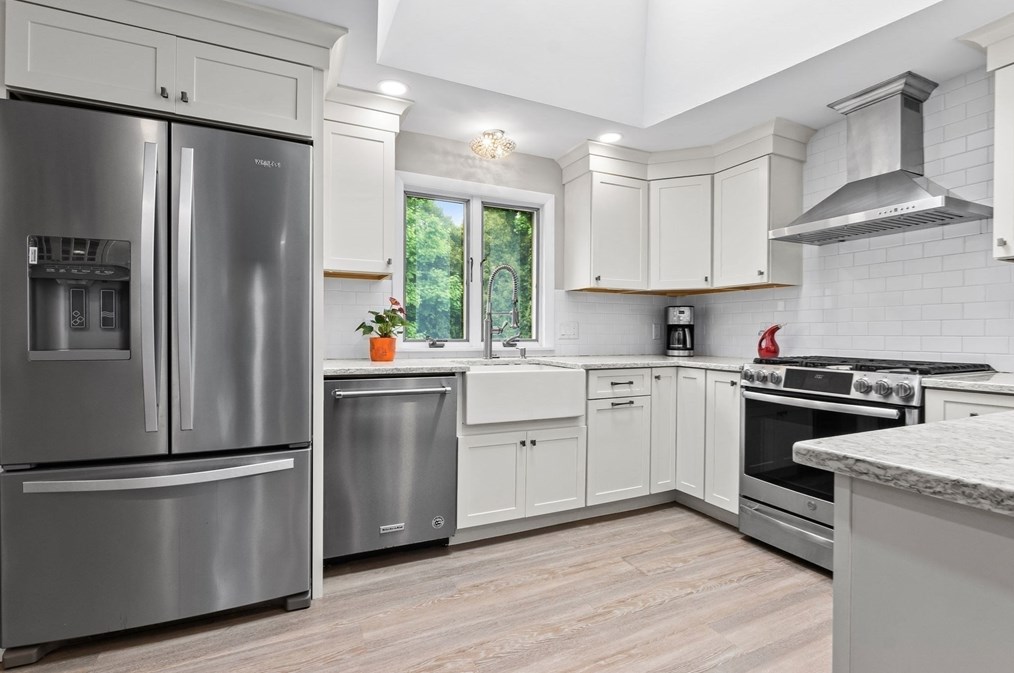 133 Lk St, Peabody MA 01960-3604 exterior