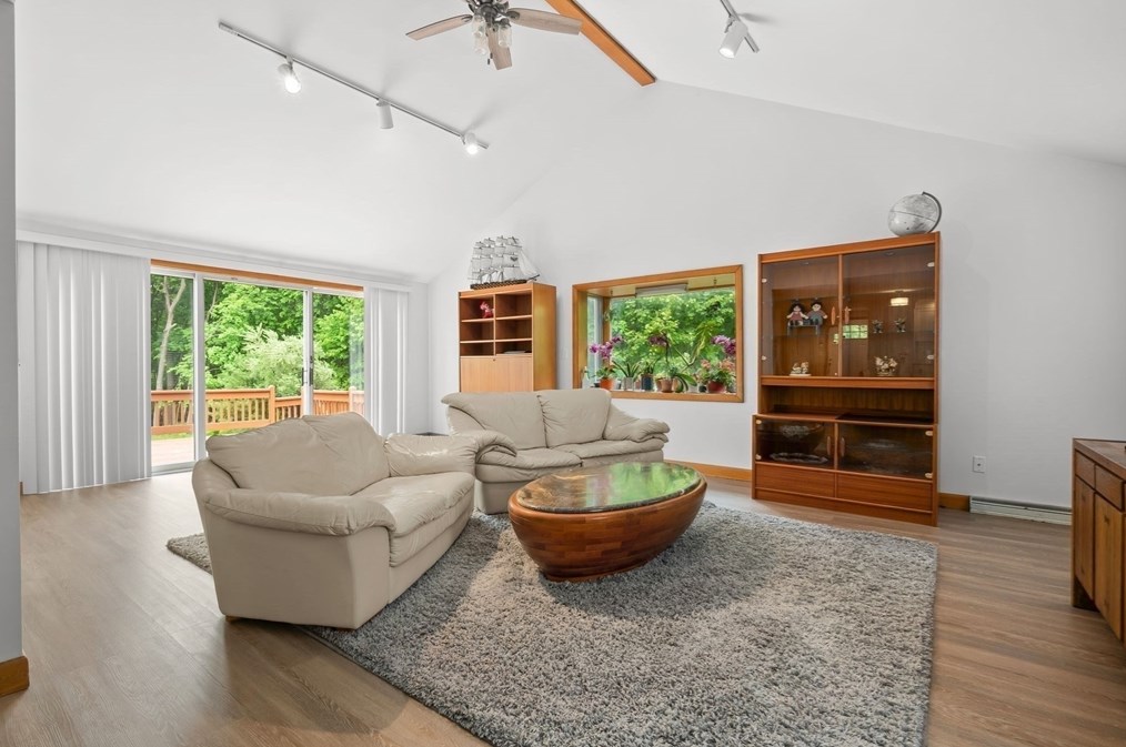 133 Lk St, Peabody MA 01960-3604 exterior