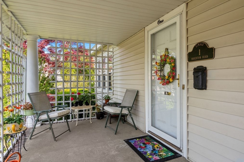 1 Brighton Rd, Worcester MA  01606-2128 exterior