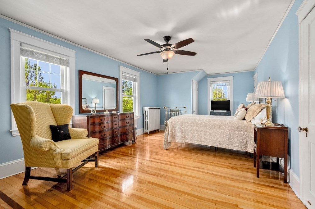 1 Brighton Rd, Worcester MA  01606-2128 exterior