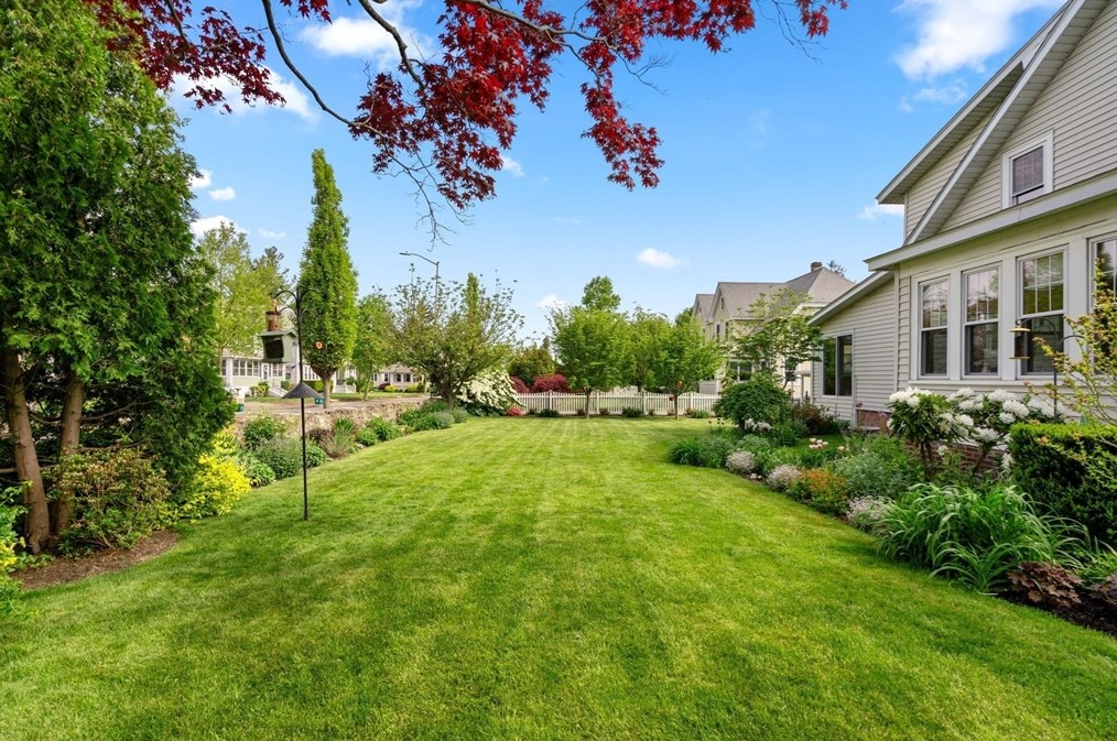 1 Brighton Rd, Worcester MA  01606-2128 exterior