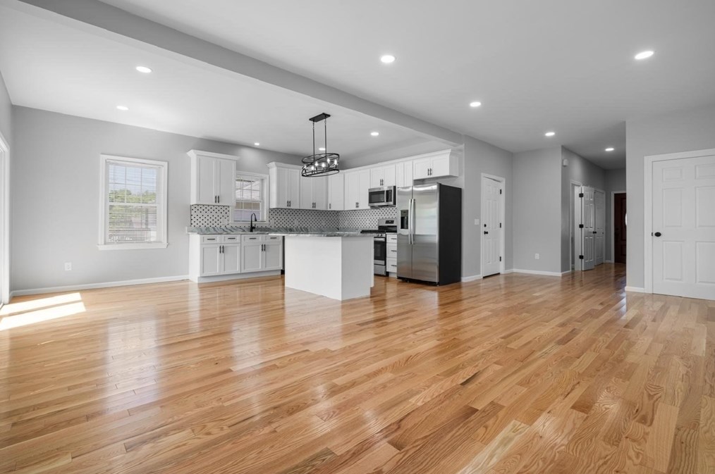 9 Hall St, Webster MA  01570-2330 exterior