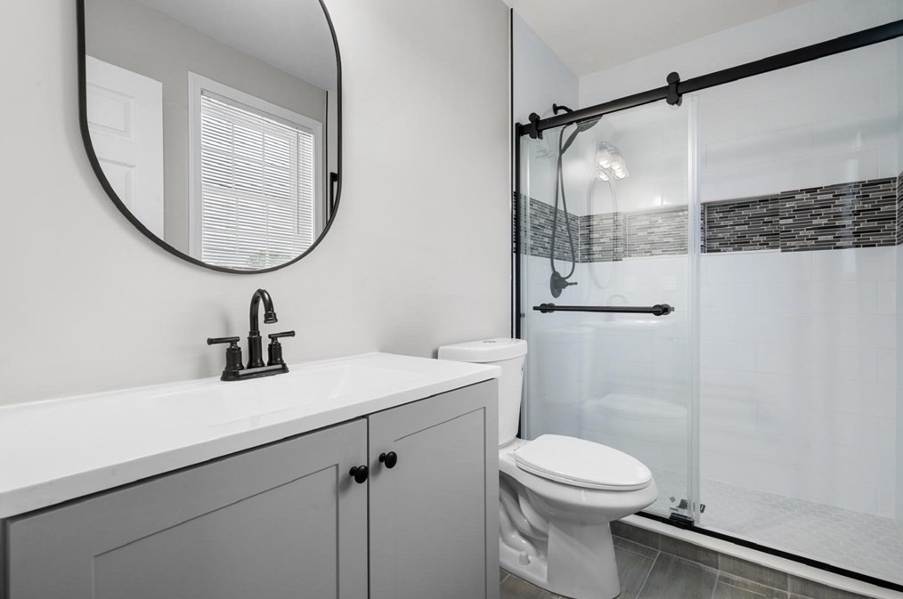 9 Hall St, Webster MA  01570-2330 exterior