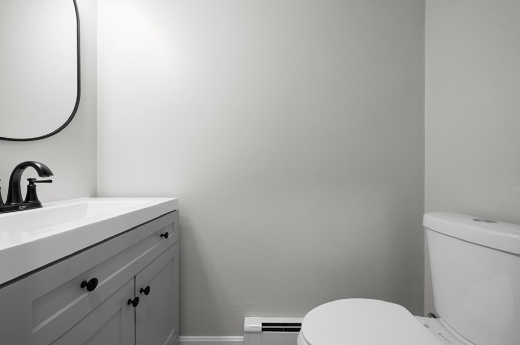 9 Hall St, Webster MA  01570-2330 exterior