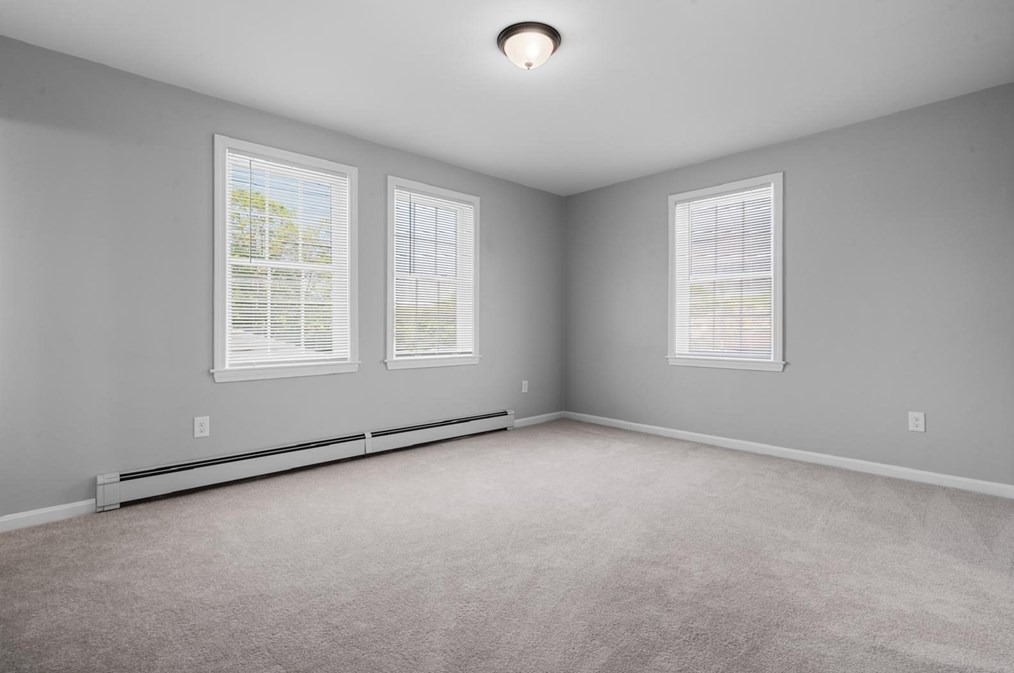 9 Hall St, Webster MA  01570-2330 exterior