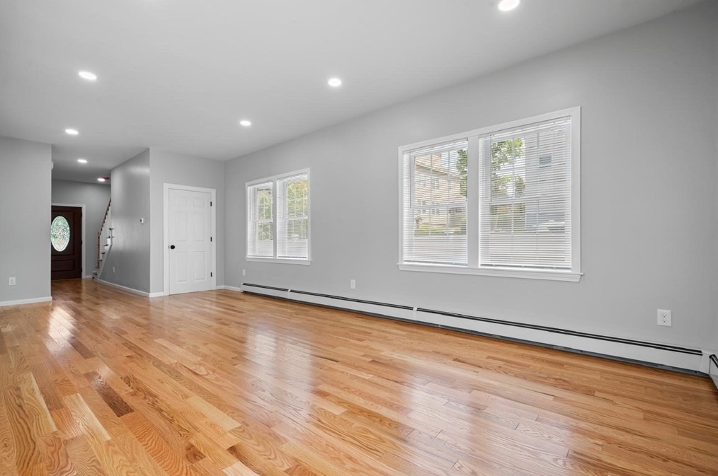 9 Hall St, Webster MA  01570-2330 exterior